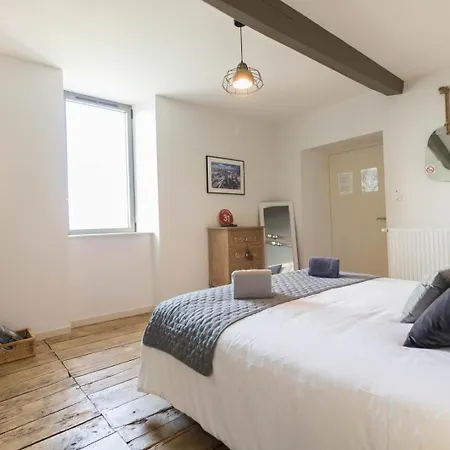 Les Des 3 Chouettes Bed & Breakfast